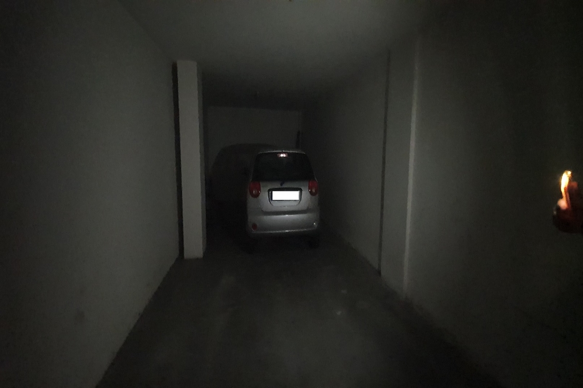 16 garage via Corridoni.jpg